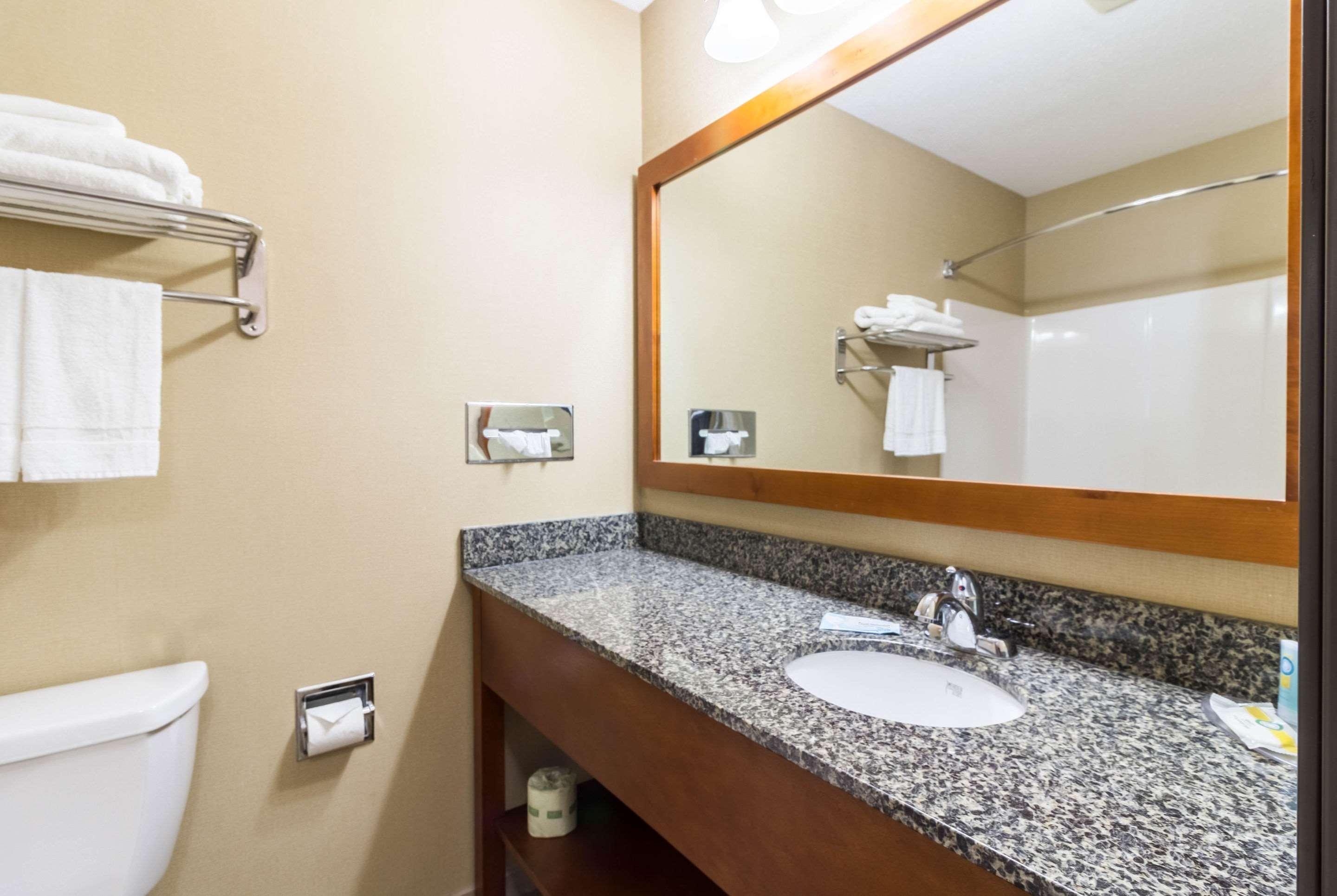 Quality Inn Marshall Mn Near University Экстерьер фото