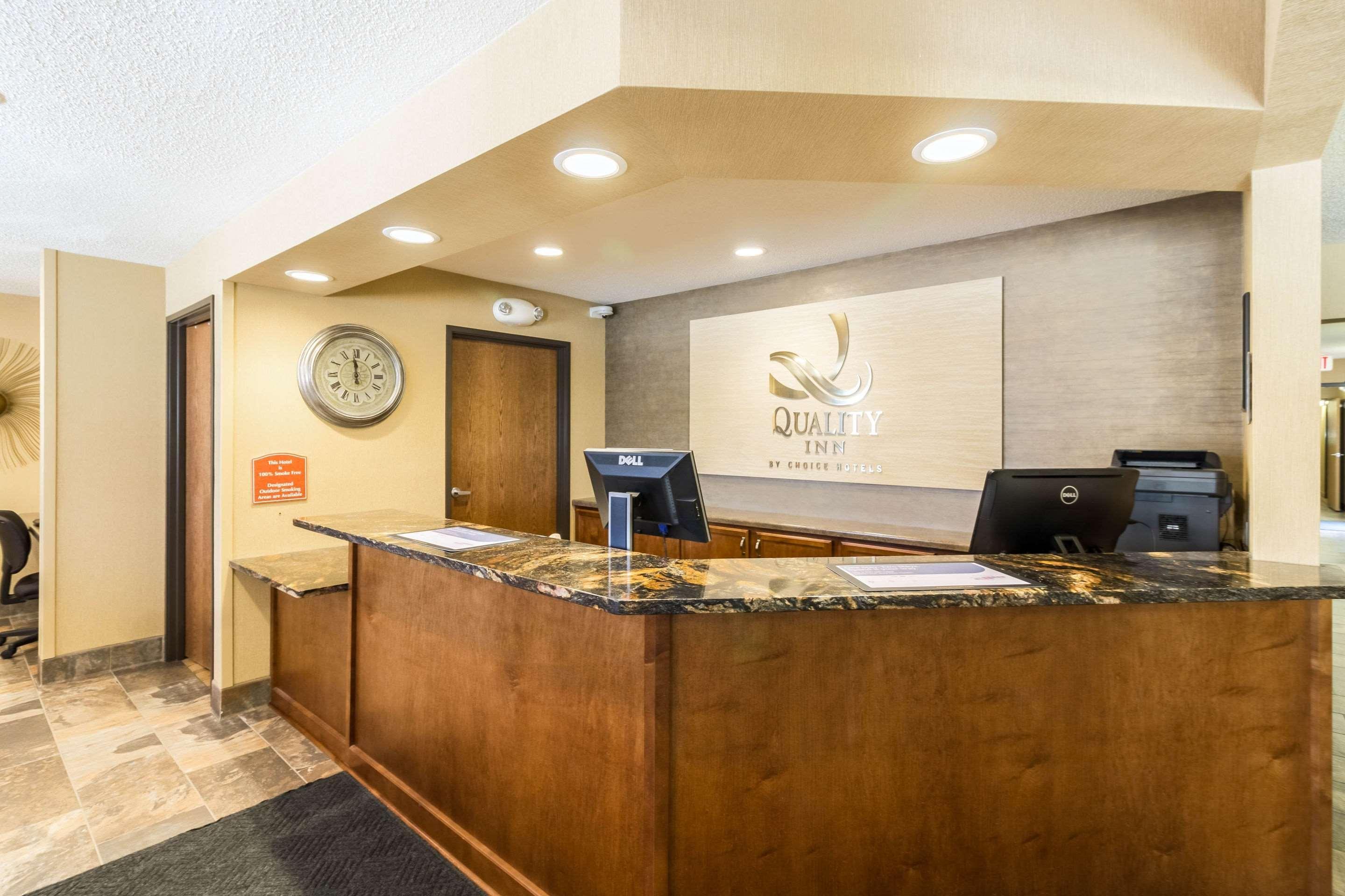 Quality Inn Marshall Mn Near University Экстерьер фото