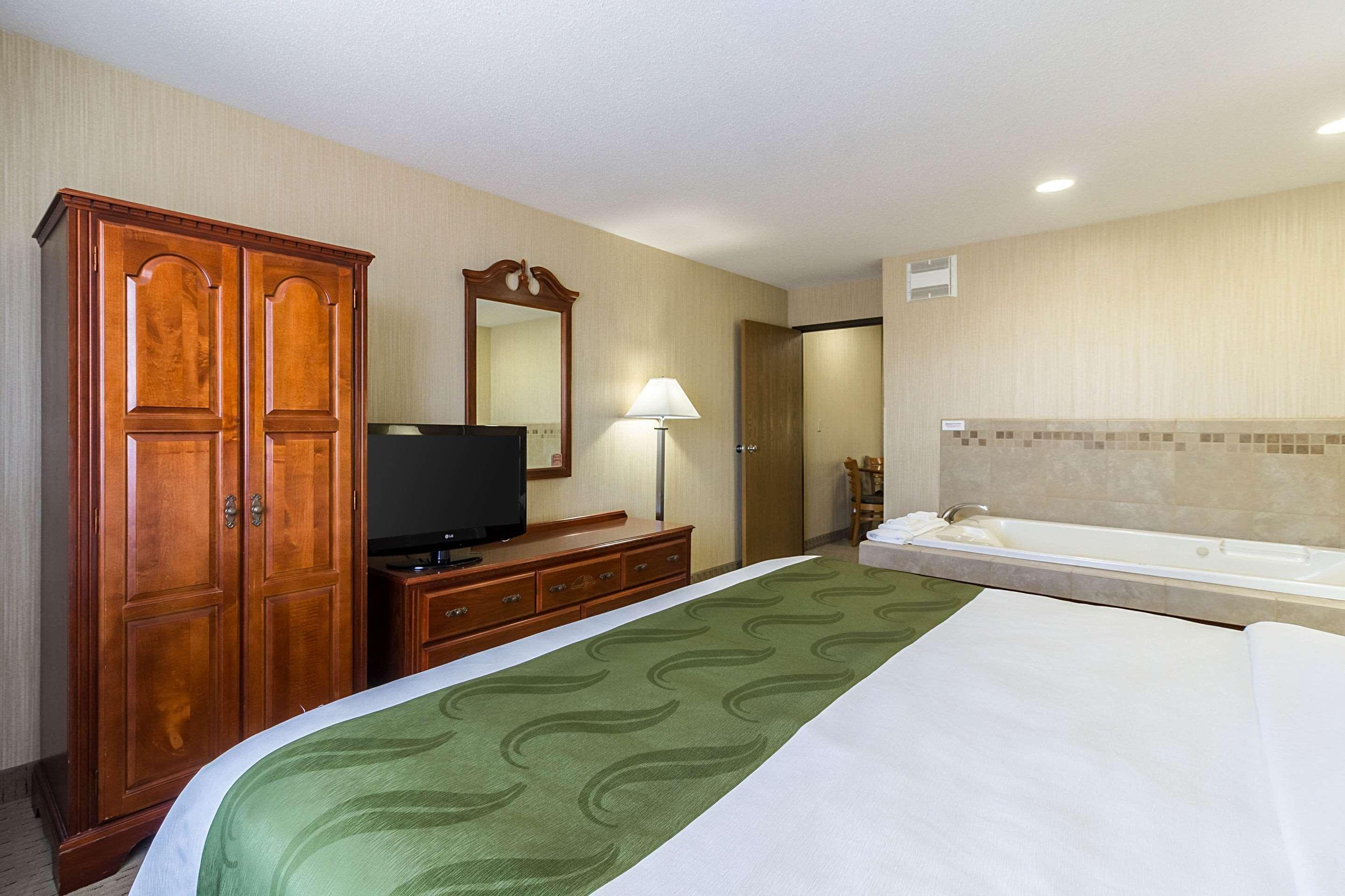 Quality Inn Marshall Mn Near University Экстерьер фото
