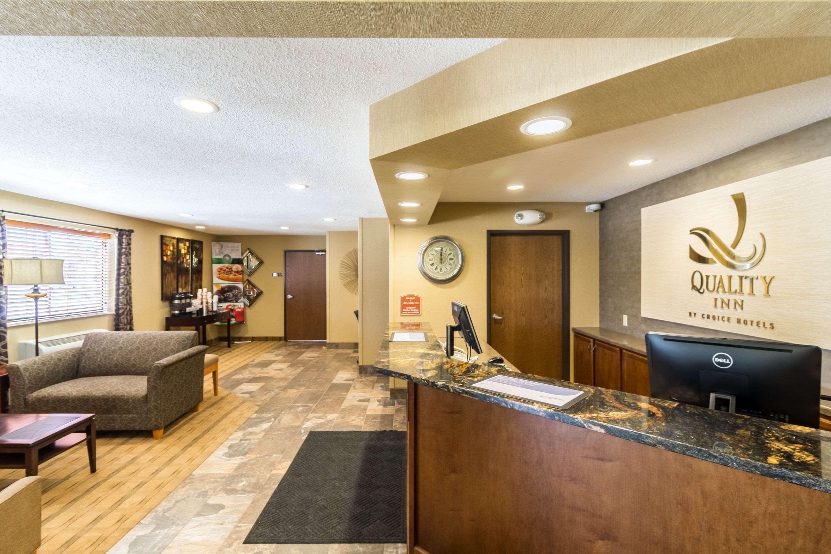 Quality Inn Marshall Mn Near University Экстерьер фото